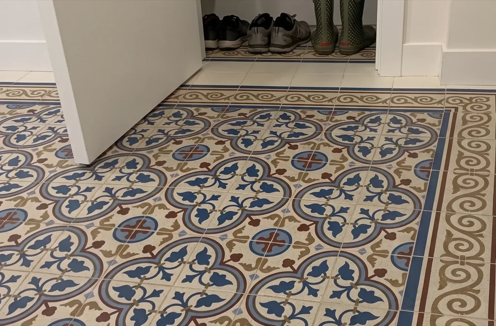 Carreaux ciment authentiques restaurés dans une maison briarde à Meaux
